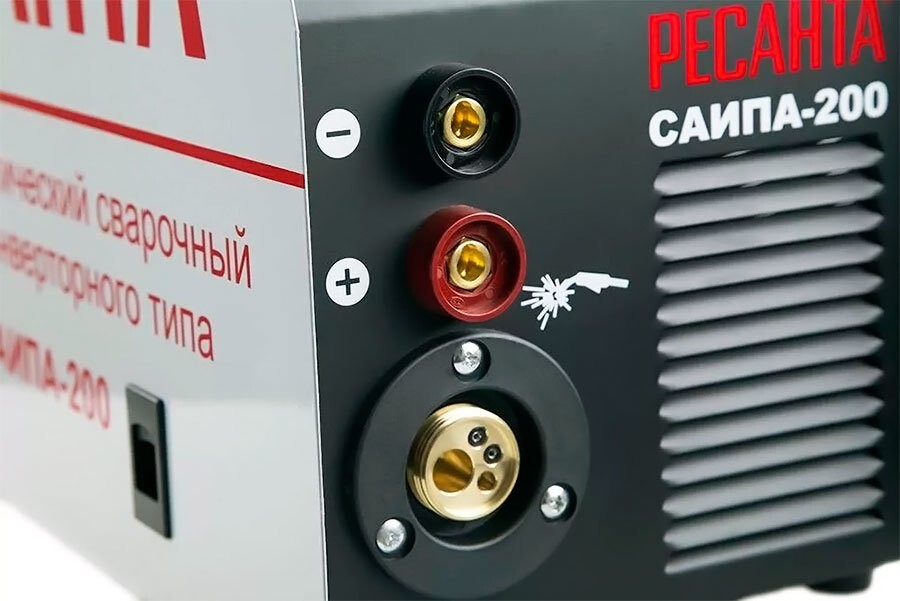 Сварочный аппарат инверторный п/а САИПА-200 Ресанта в Иркутске