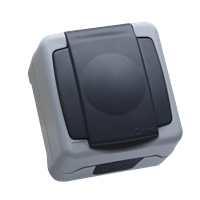 Розетка одинарная с заземлением с крышкой накладная Makel IP55 серая в Иркутске